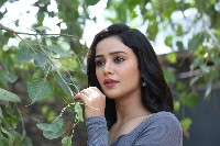 Simran Gupta Pics